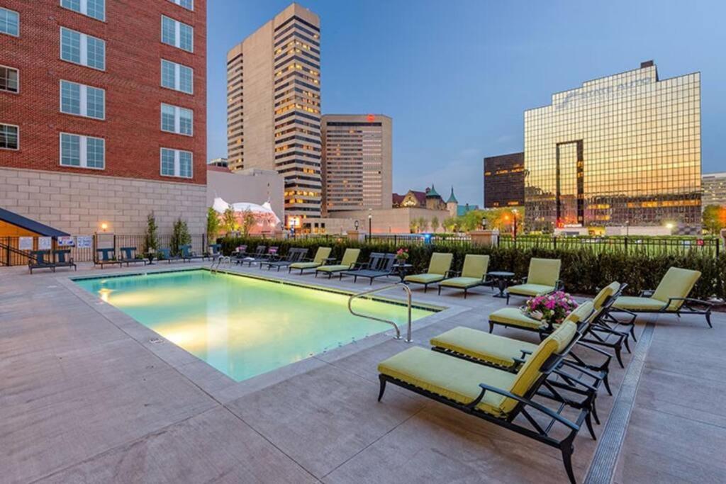 King Size Studio In Heart Of Downtown Columbus Buitenkant foto
